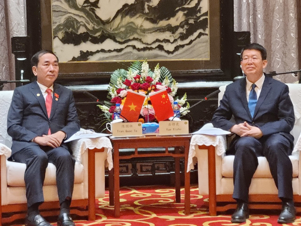 Thứ trưởng Trần Quốc Tỏ thăm, làm việc tại tỉnh Vân Nam, Trung Quốc -0