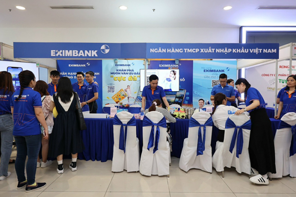 Eximbank tài trợ học bổng trị giá 300 triệu đồng cho Đại học kinh tế TP Hồ Chí Minh -1