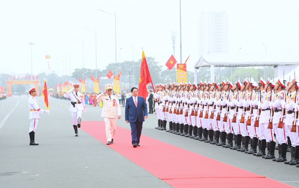 Thủ tướng dự Lễ kỷ niệm 50 năm Ngày truyền thống lực lượng Cảnh sát cơ động -0