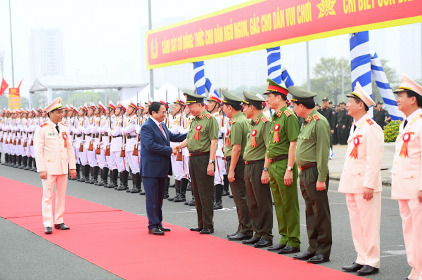Thủ tướng dự Lễ kỷ niệm 50 năm Ngày truyền thống lực lượng Cảnh sát cơ động -0