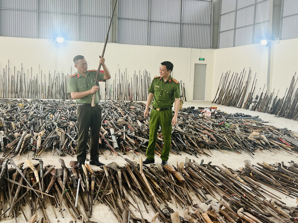 Công an Lào Cai thu giữ trên 700 vật liệu nổ, công cụ hỗ trợ trong quý I/2024 -0