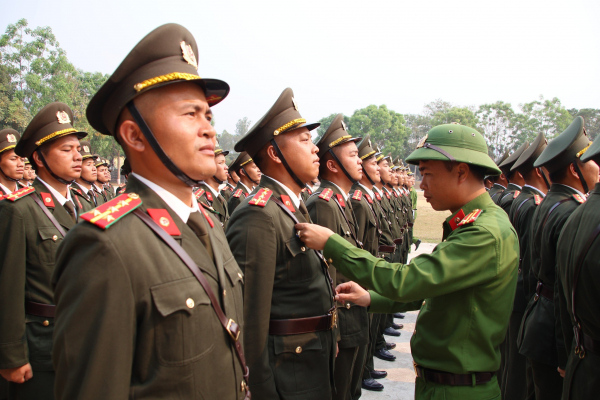 Trung đoàn CSCĐ Tây Bắc luyện tập diễu binh tham gia lễ kỷ niệm Chiến thắng Điện Biên Phủ -0