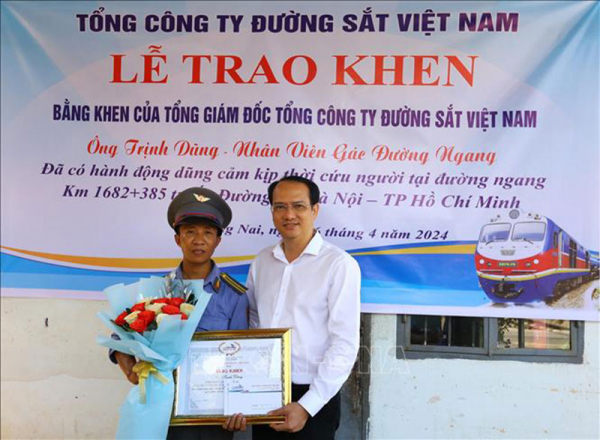 khen-thuong-210320241.jpg -0
