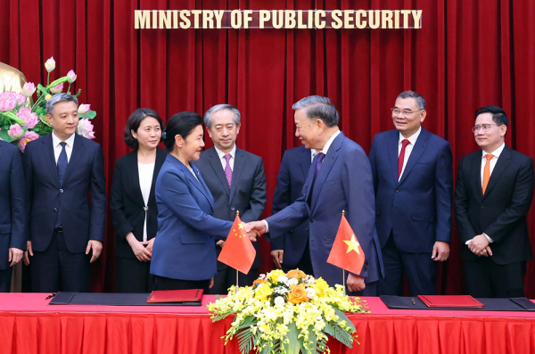 Thúc đẩy hợp tác sâu sắc, toàn diện giữa Bộ Công an Việt Nam và Bộ Tư pháp Trung Quốc -2