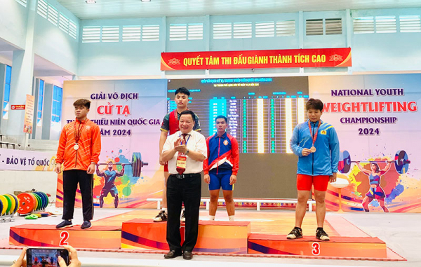 Đội tuyển Cử tạ CAND đạt thành tích cao tại Giải vô địch Cử tạ thanh, thiếu niên quốc gia -1