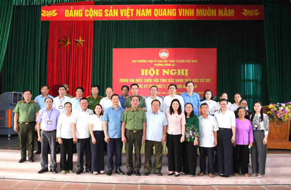 Thứ trưởng Trần Quốc Tỏ tiếp xúc cử tri phường Bồng Lai, thị xã Quế Võ, tỉnh Bắc Ninh -0