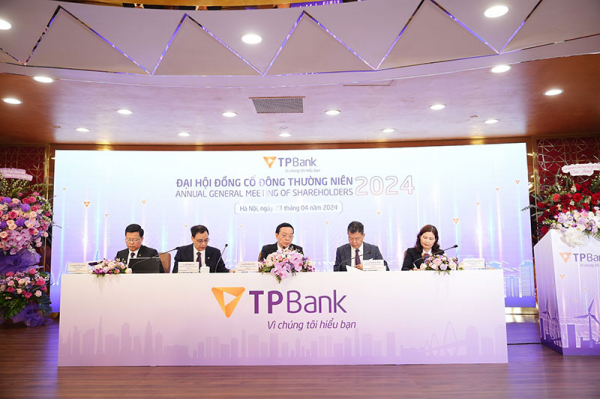 Tin vui cho cổ đông TPBank: Dự kiến chia cổ tức bằng tiền mặt và cổ phiếu lên tới 25%. -1