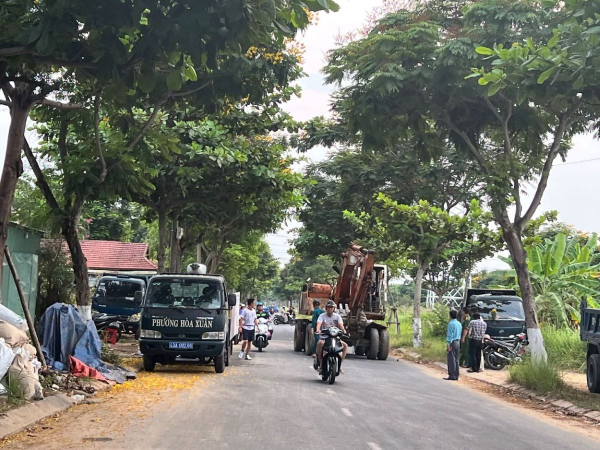 Cần chấm dứt hàng loạt bãi tập kết rác thải xây dựng không phép 'bủa vây' khu dân cư tại Đà Nẵng -0