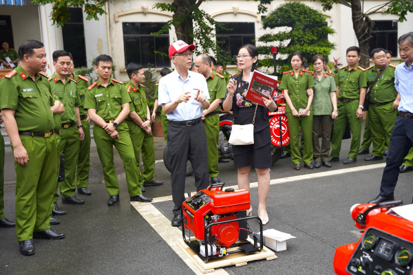 Trường Đại học PCCC tiếp nhận 3 máy bơm chữa cháy do công ty Shibaura Nhật Bản trao tặng -0
