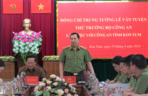 Thứ trưởng Lê Văn Tuyến làm việc tại Công an tỉnh Kon Tum -0