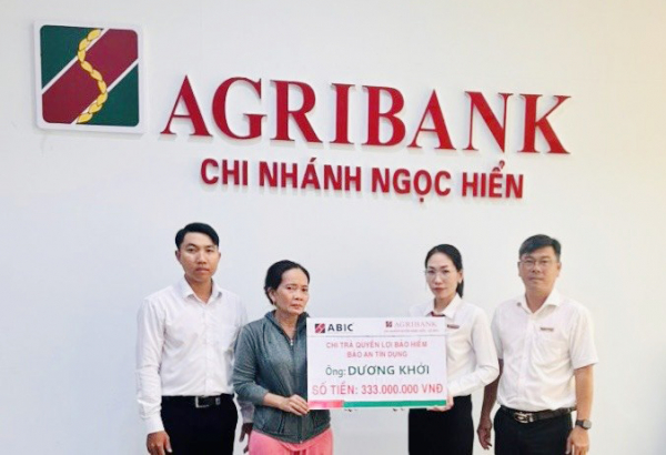 Bảo hiểm Agribank Kiên Giang chi trả gần 700 triệu đồng cho 3 khách hàng -0