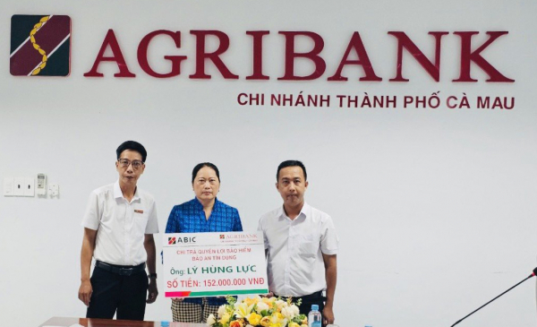 Bảo hiểm Agribank Kiên Giang chi trả gần 700 triệu đồng cho 3 khách hàng -1