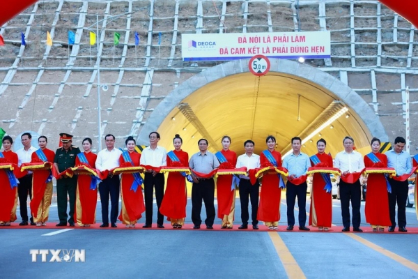 Thủ tướng phát lệnh khai thác cao tốc Cam Lâm-Vĩnh Hảo và Diễn Châu-Bãi Vọt -0