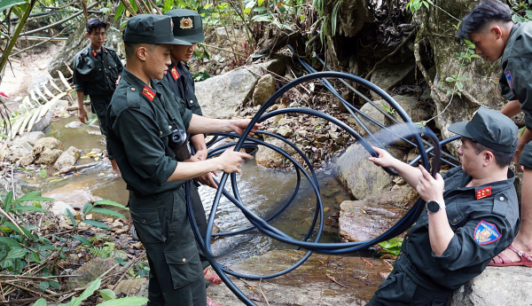 Tuổi trẻ Cảnh sát cơ động Trung Bộ với chương trình “Nghĩa tình vùng cao” tại Quảng Nam -0