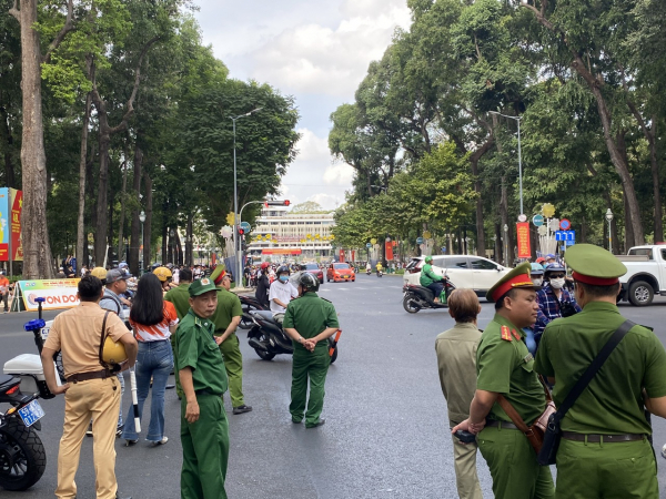 Công an đội nắng đảm bảo an ninh trật tự tại Cuộc đua xe đạp “Non sông liền một dãy” -7