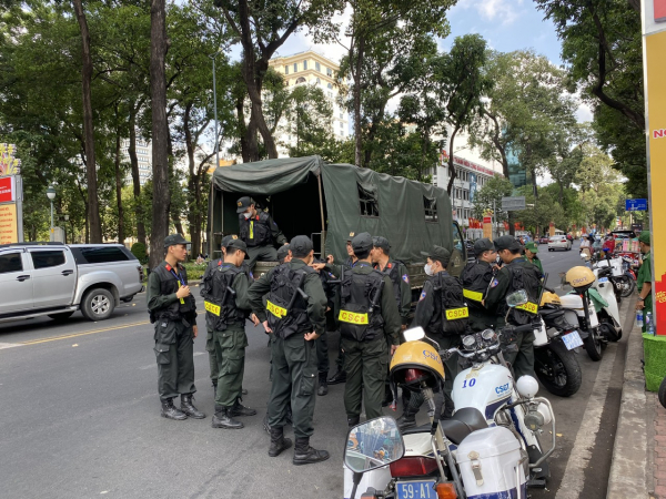 Công an đội nắng đảm bảo an ninh trật tự tại Cuộc đua xe đạp “Non sông liền một dãy” -0