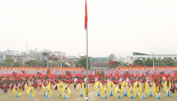 Hợp luyện Lễ mít tinh Kỷ niệm 70 năm Chiến thắng Điện Biên Phủ -0