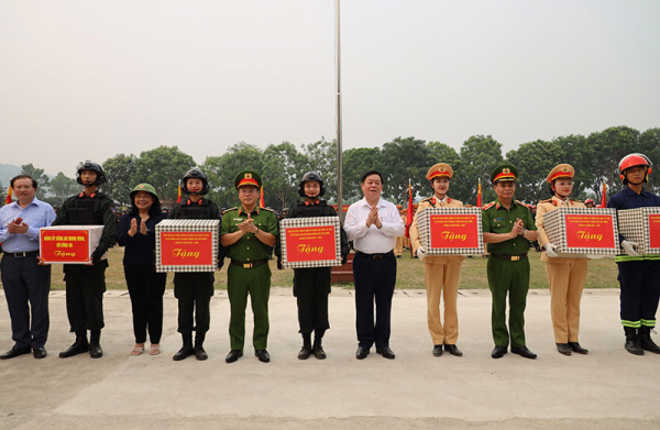 Đoàn công tác Trung ương thăm, tặng quà động viên CBCS CAND tham gia diễu binh, diễu hành -0