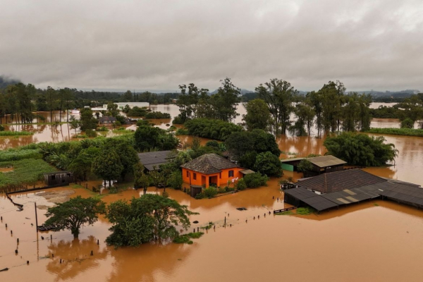 Gần 40 người chết vì lũ lụt lịch sử ở Brazil -0