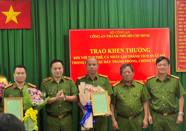 Triệt phá nhóm cướp “Hội những người vỡ nợ muốn làm liều” -0