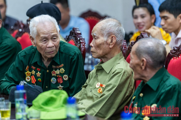 Huyện Mường Ảng gặp mặt các cựu chiến binh Điện Biên -0