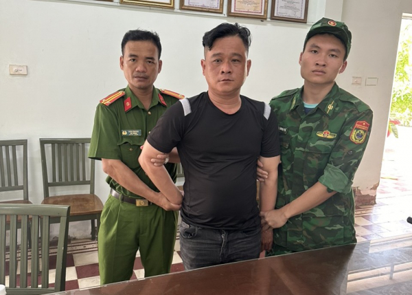 Cướp ở TP Hồ Chí Minh, đến Long An để trốn qua Campuchia thì bị bắt -0