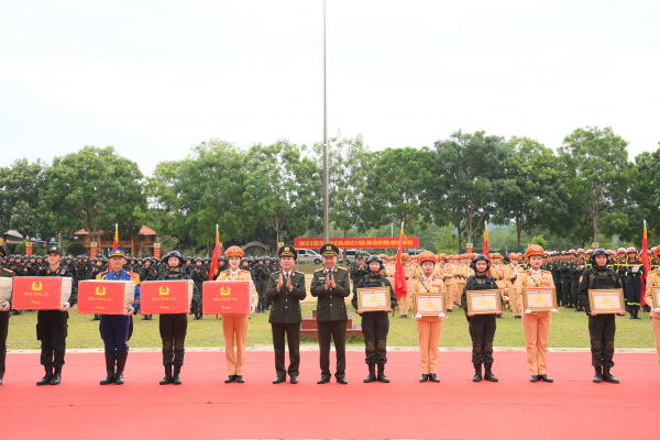 Lực lượng CAND hoàn thành xuất sắc nhiệm vụ diễu binh, diễu hành trong Lễ Kỷ niệm 70 năm Chiến thắng Điện Biên Phủ -0