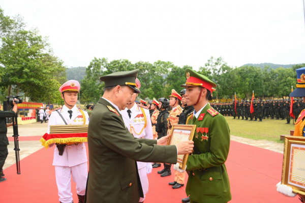 Lực lượng CAND hoàn thành xuất sắc nhiệm vụ diễu binh, diễu hành trong Lễ Kỷ niệm 70 năm Chiến thắng Điện Biên Phủ -0