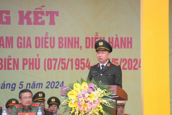 MPS honors officers, soldiers participating in grand parade marking Dien Bien Phu Victory  -0