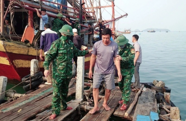 Phối hợp với Trung Quốc tìm kiếm 10 ngư dân Quảng Bình mất tích -0