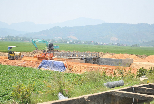 Thiếu đất san lấp, nhiều công trình trọng điểm tại Đắk Lắk bất động -0