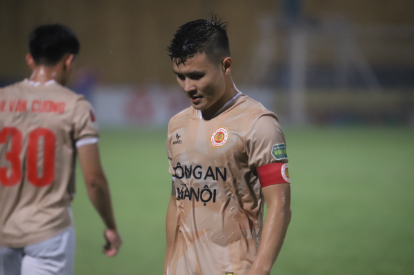 “Dội cơn mưa bàn thắng”, CLB Công an Hà Nội tìm lại niềm vui chiến thắng -0