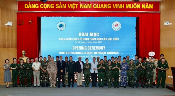 Training course kicks off for Vietnamese staff officers on UN missions -0