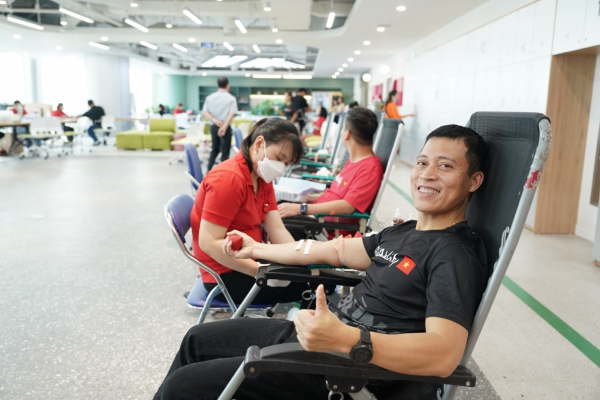 Gần 200 thành viên AIA Việt Nam tham gia hiến máu nhân đạo -0
