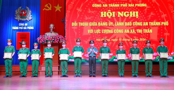 Lãnh đạo Công an TP Hải Phòng đối thoại với Công an xã -0