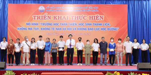 Mỗi trường học là trường học thân thiện, mỗi học sinh là học sinh thanh lịch -0