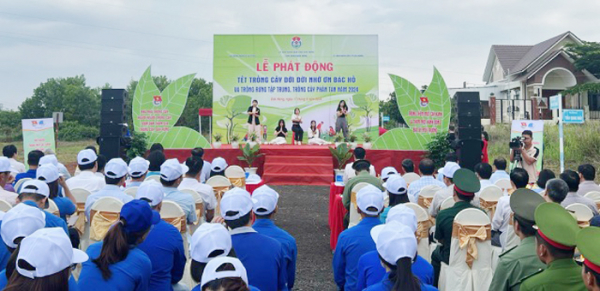 Công an tỉnh Đắk Nông tích cực hưởng ứng “Tết trồng cây đời đời nhớ ơn Bác Hồ” -0