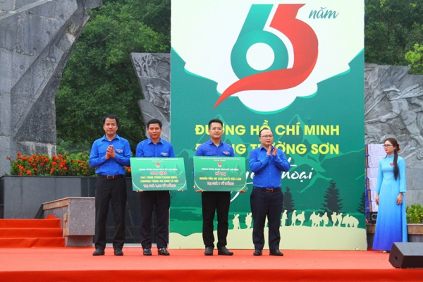 Kỷ niệm 65 năm ngày mở đường Trường Sơn huyền thoại -0