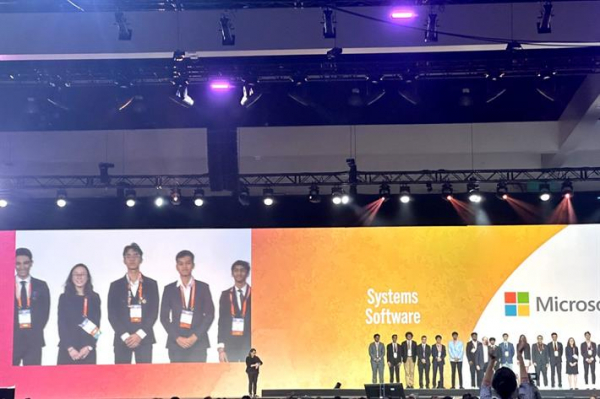 Học sinh Việt Nam giành giải Nhì Hội thi Khoa học kỹ thuật quốc tế 2024 -0