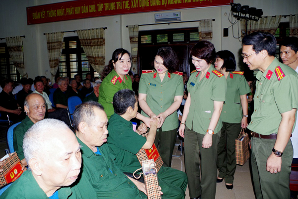 Công đoàn CAND tri ân các thương binh, bệnh binh và người có công -0