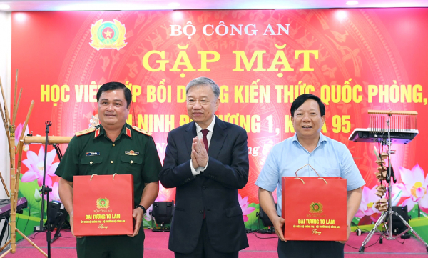 Bộ Công an gặp mặt học viên Lớp bồi dưỡng kiến thức Quốc phòng, An ninh đối tượng 1, Khóa 95  -0