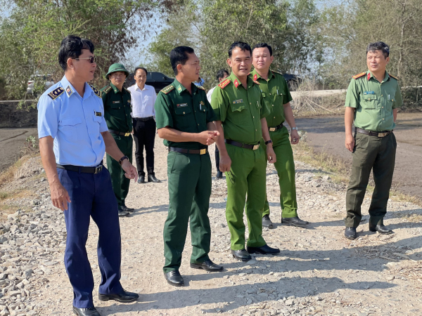 Ngăn chặn buôn lậu mùa mưa bão -0