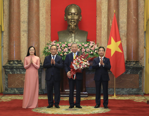 Chủ tịch nước Tô Lâm gặp gỡ cán bộ Văn phòng Chủ tịch nước -0