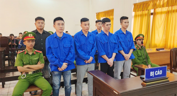 Nhóm thanh niên mua đi bán lại vũ khí lãnh án tù -0