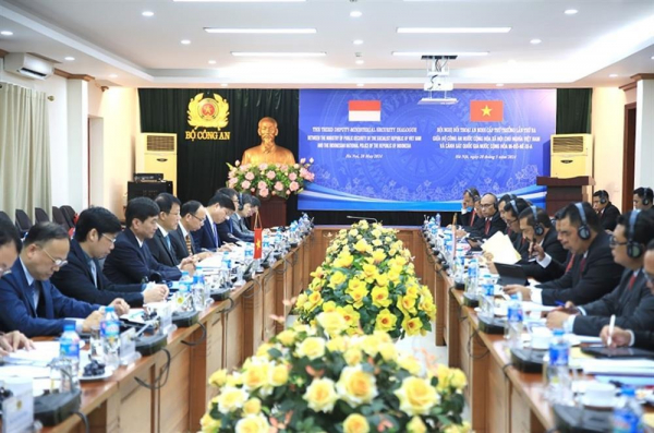 Vietnam, Indonesia further cooperate in tackling security challenges -0