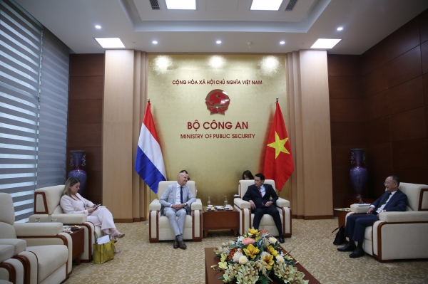 Ký Bản ghi nhớ triển khai Chương trình hợp tác giữa Bộ Công an Việt Nam và Bộ Ngoại giao Hà Lan về Công ước chống tra tấn -0