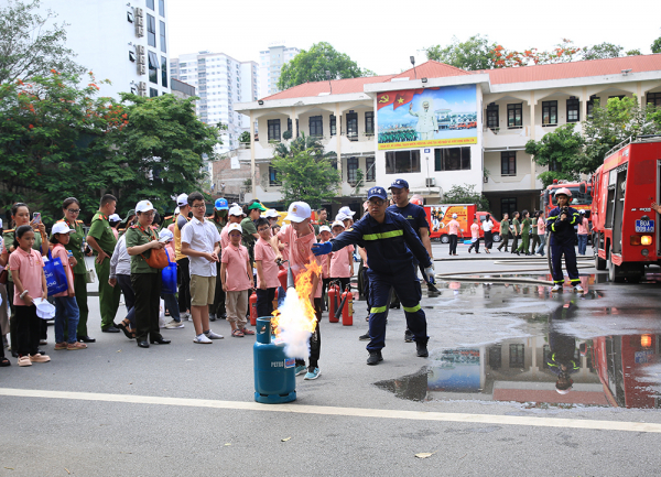 Bộ Công an tổ chức chương trình “Trại hè yêu thương” -0