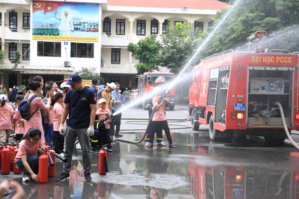 Bộ Công an tổ chức chương trình “Trại hè yêu thương” -4