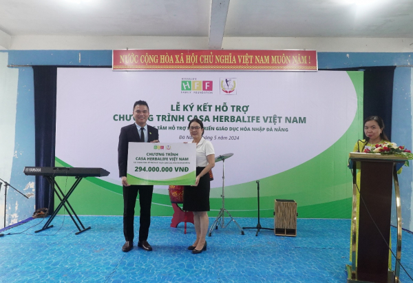 Herbalife Việt Nam tặng bữa ăn dinh dưỡng cho hơn 2.000 trẻ em và người cao tuổi -0