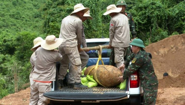 Phát hiện quả bom nặng 334 kg còn nguyên kíp nổ -0